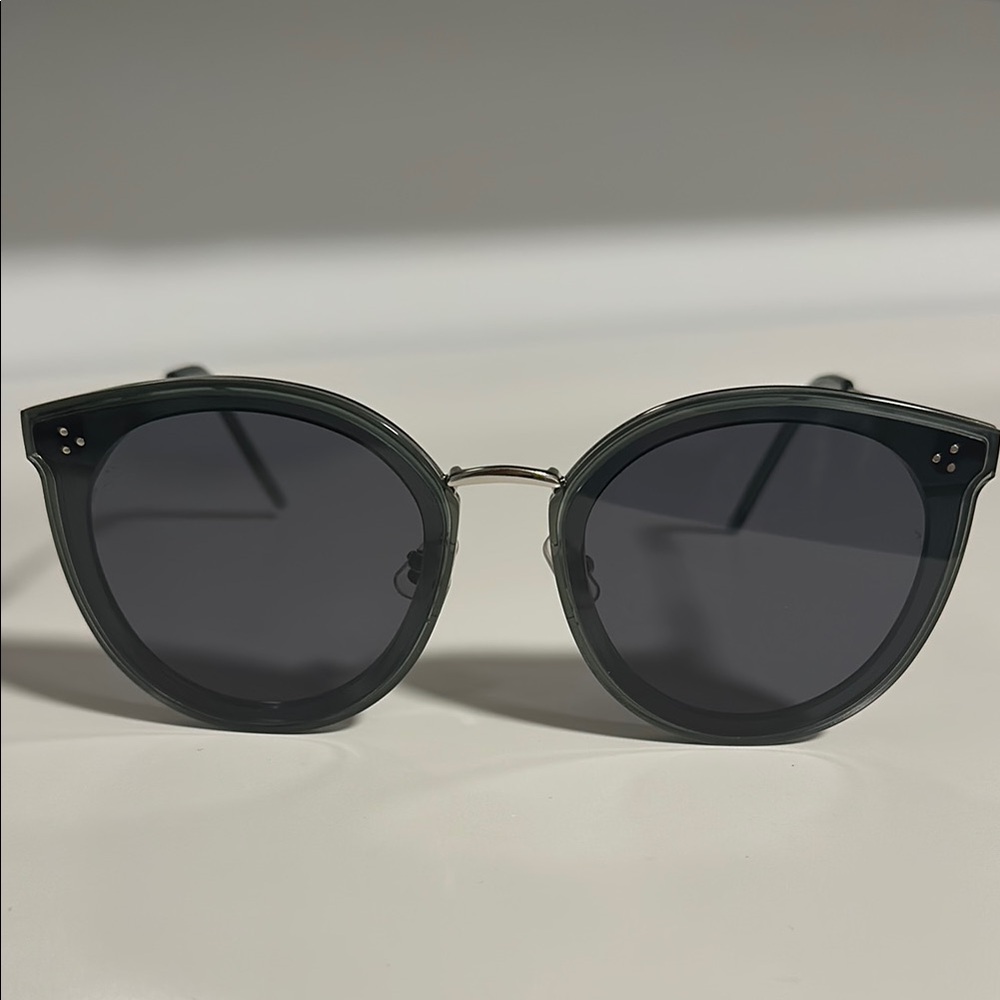 Gentle Monster Black Sunglasses Packaging